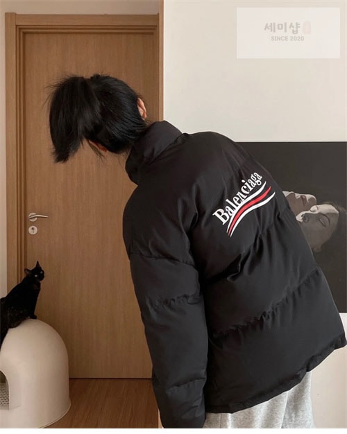 Balenciaga 발렌시아가 웨이브로고 C-쉐입 패딩 자켓 의류 14번 이미지