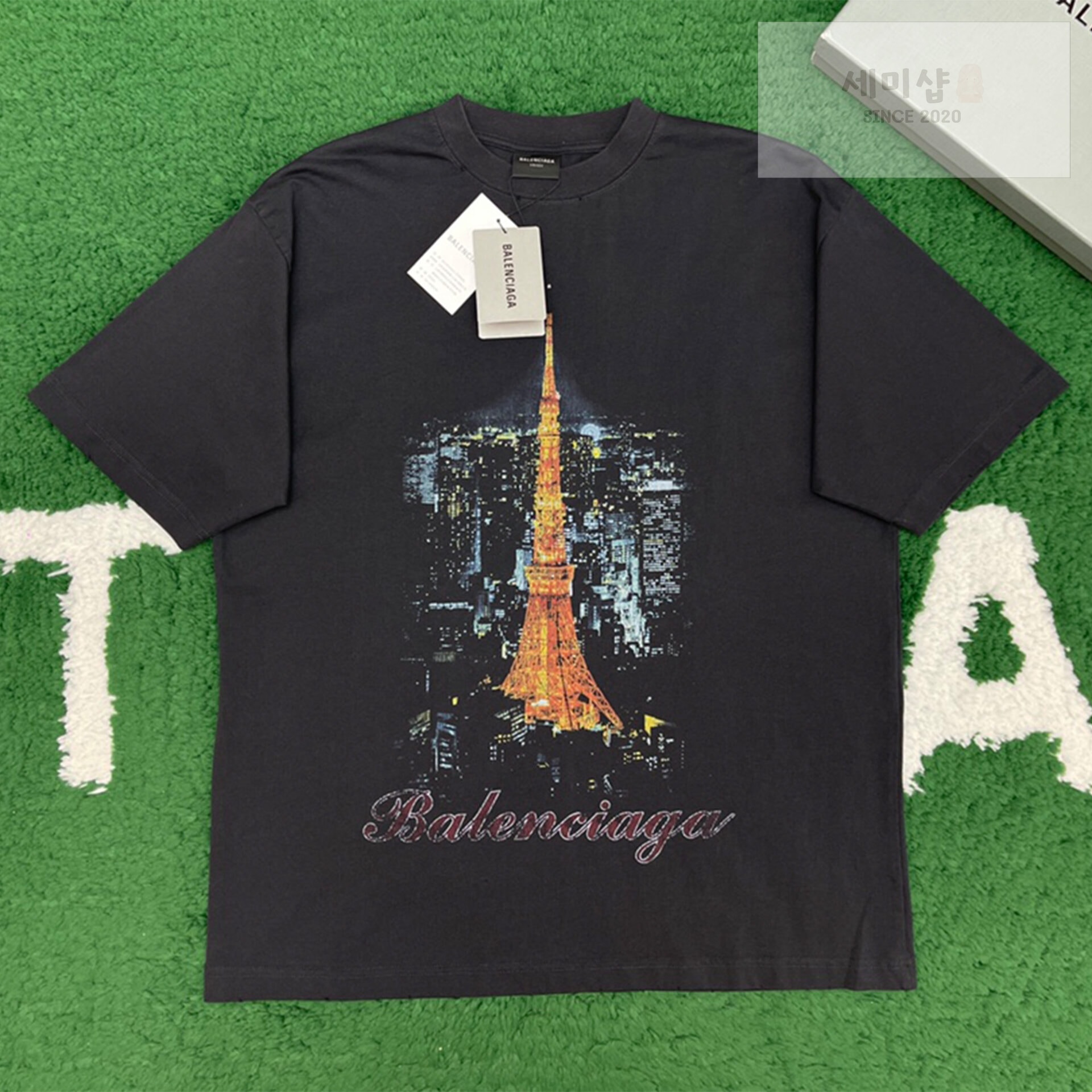 Balenciaga 발렌시아가 파리 리버티 문 미디엄 핏 반팔 티셔츠 “2COLOR” NO.1 의류 1번 이미지