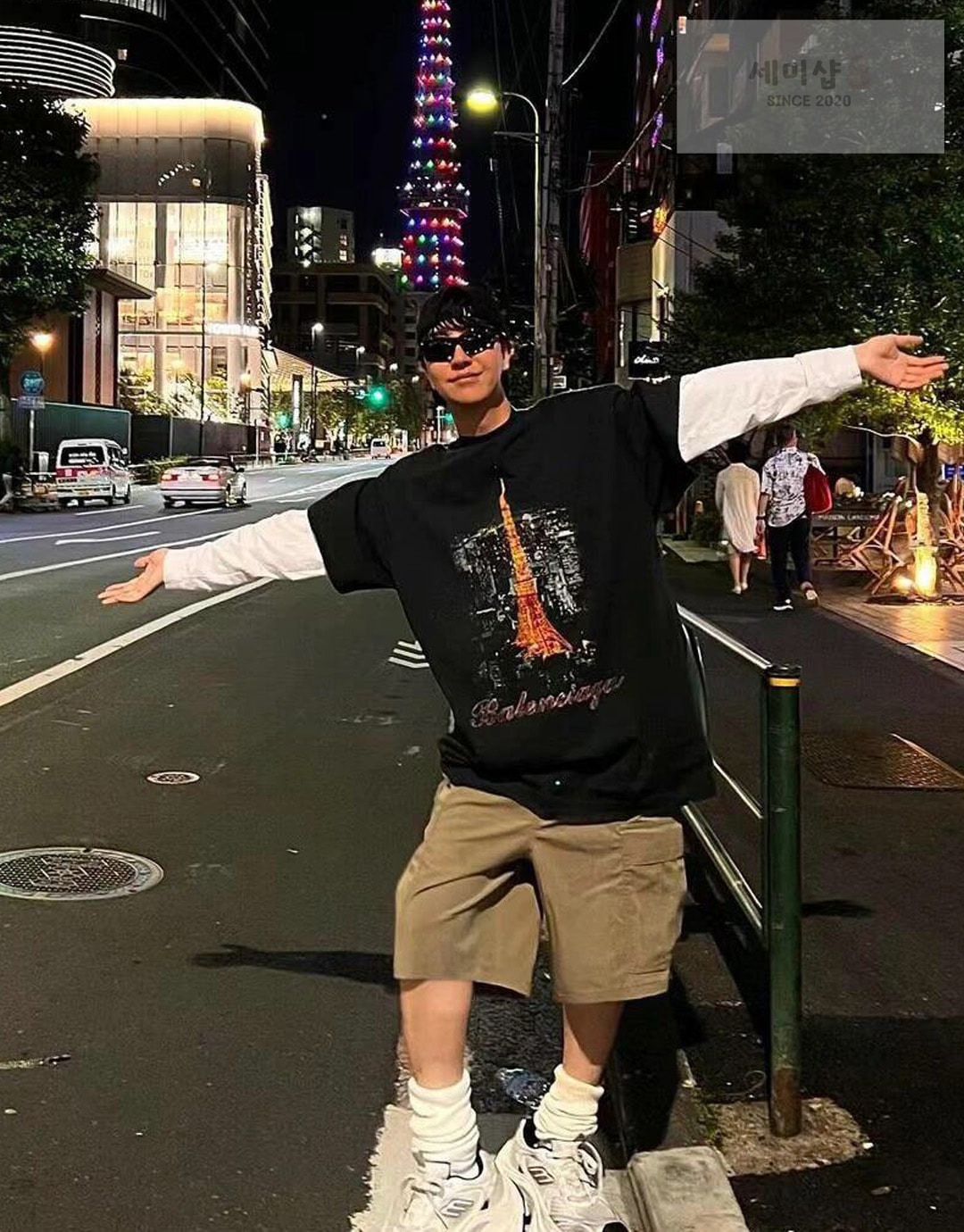 Balenciaga 발렌시아가 파리 리버티 문 미디엄 핏 반팔 티셔츠 “2COLOR” NO.1 의류 20번 이미지