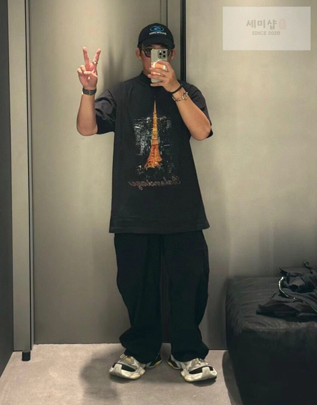 Balenciaga 발렌시아가 파리 리버티 문 미디엄 핏 반팔 티셔츠 “2COLOR” NO.1 의류 3번 이미지
