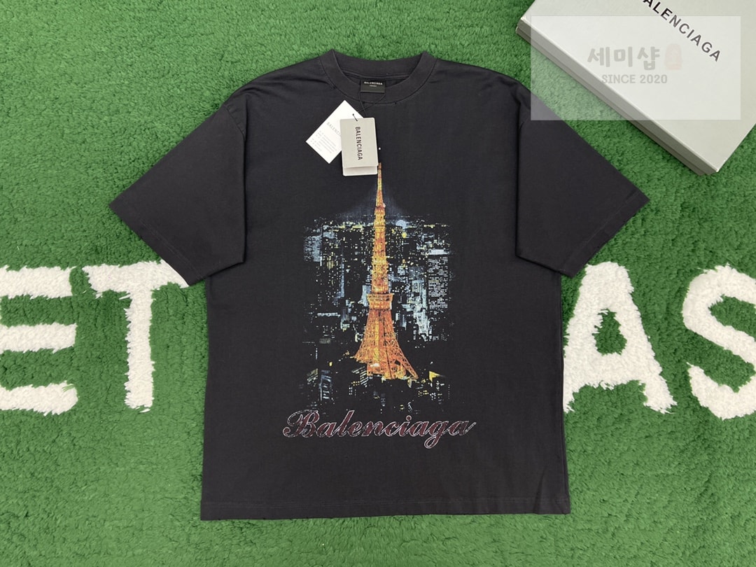 Balenciaga 발렌시아가 파리 리버티 문 미디엄 핏 반팔 티셔츠 “2COLOR” NO.1 의류 6번 이미지