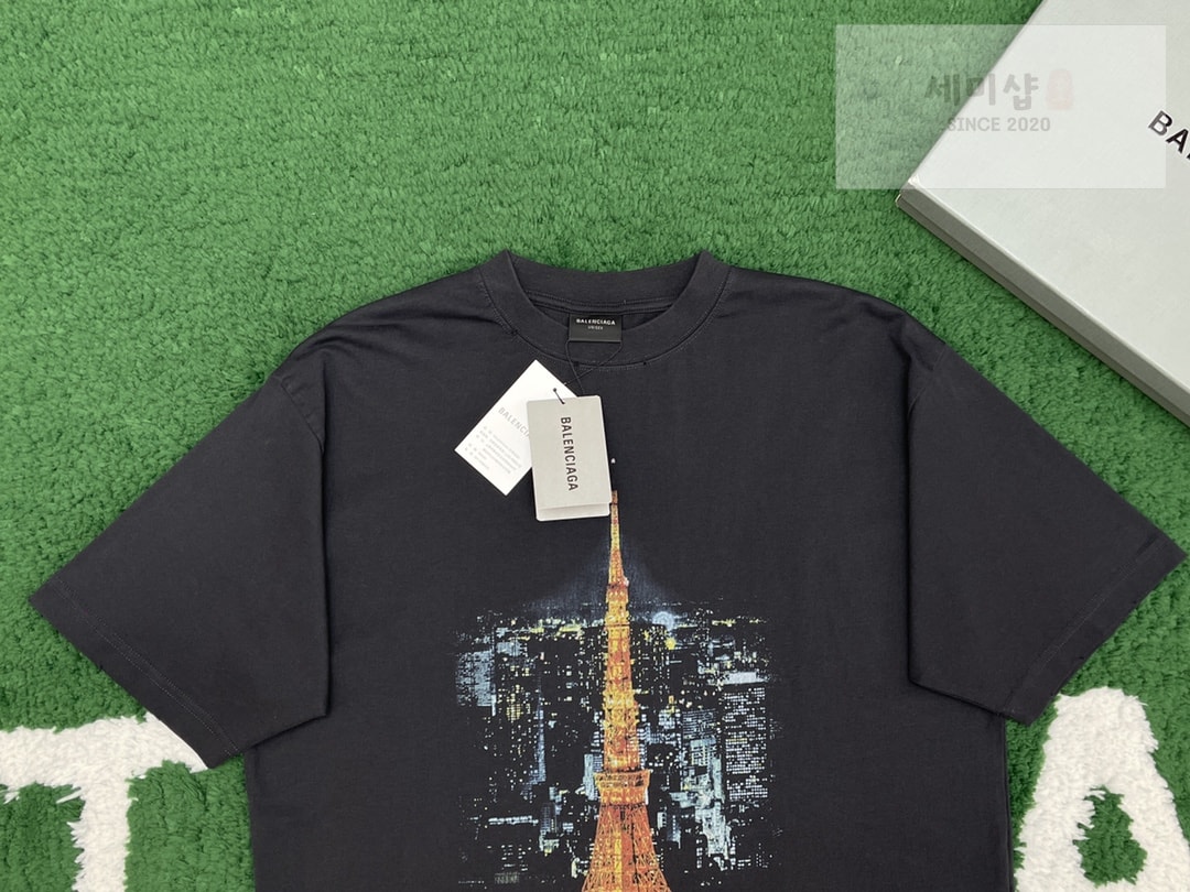 Balenciaga 발렌시아가 파리 리버티 문 미디엄 핏 반팔 티셔츠 “2COLOR” NO.1 의류 8번 이미지