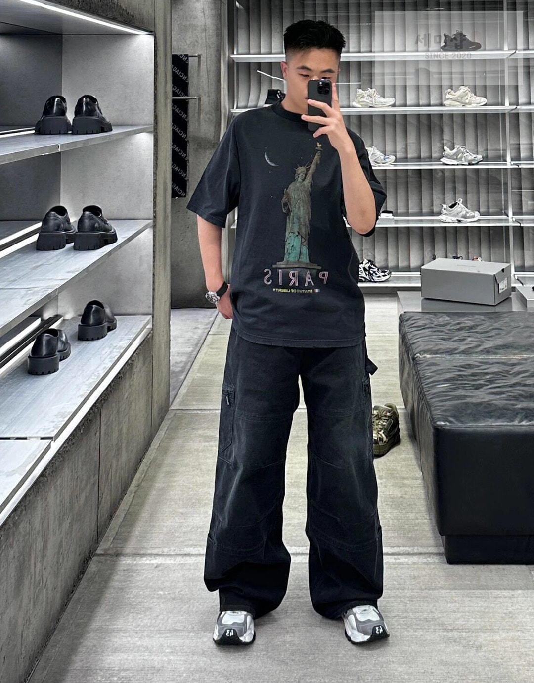 Balenciaga 발렌시아가 파리 리버티 미디엄 핏 반팔 티셔츠 “2COLOR” NO.1 의류 2번 이미지