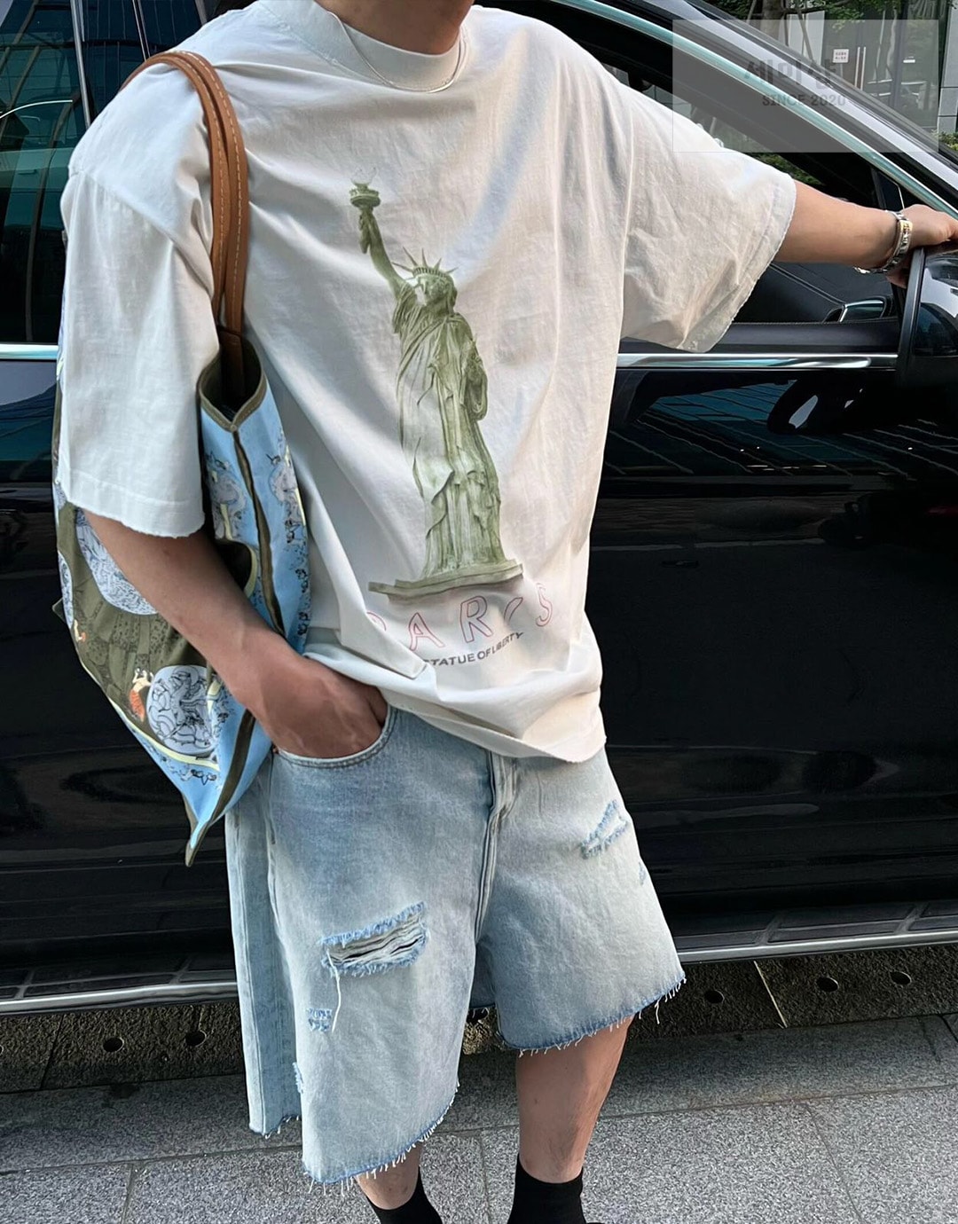Balenciaga 발렌시아가 파리 리버티 미디엄 핏 반팔 티셔츠 “2COLOR” NO.1 의류 6번 이미지