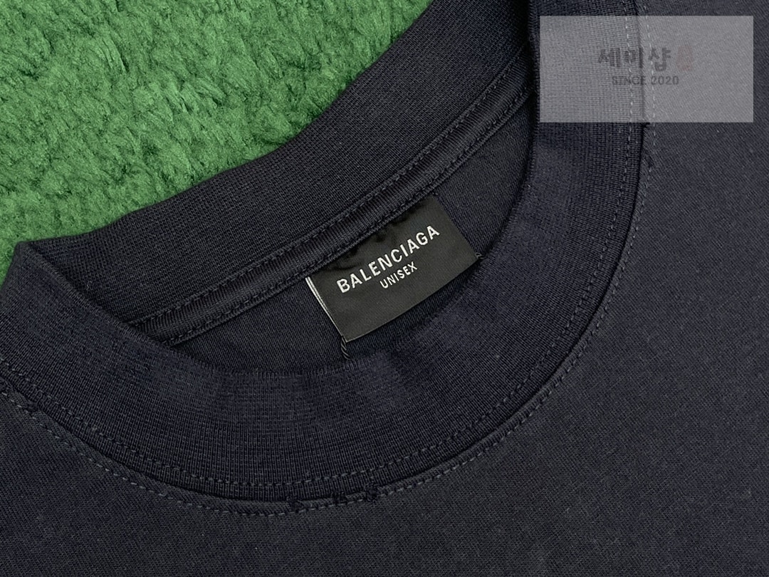 Balenciaga 발렌시아가 파리 리버티 미디엄 핏 반팔 티셔츠 “2COLOR” NO.1 의류 9번 이미지