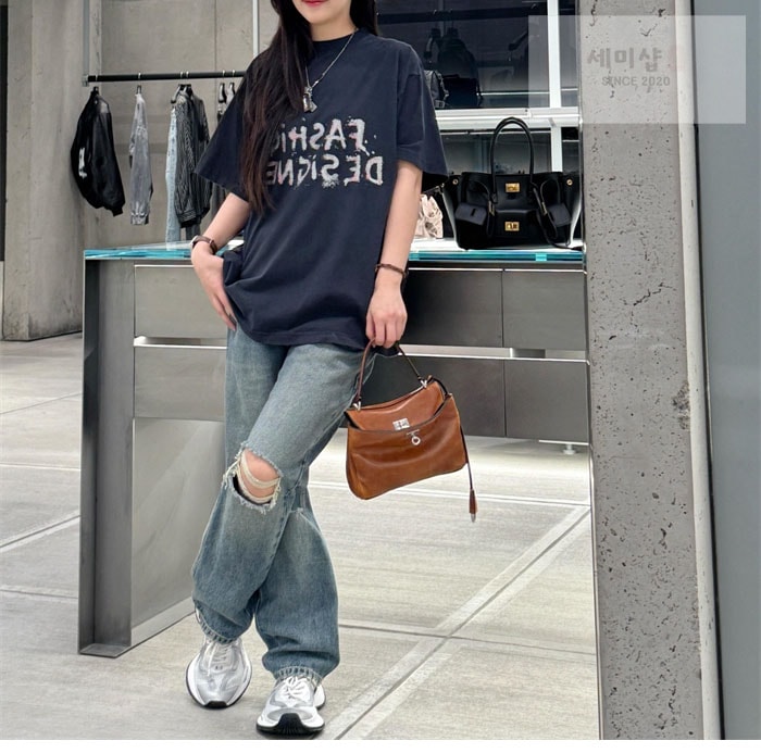 Balenciaga 발렌시아가 패션 디자이너 오버사이즈 반팔 티셔츠 2컬러 블랙 의류 3번 이미지