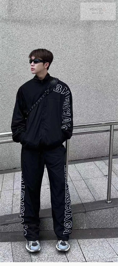 Balenciaga 발렌시아가 플리스 집업 자켓 레플리카 10번 이미지 - 의류 | 세미샵 레플리카 사이트