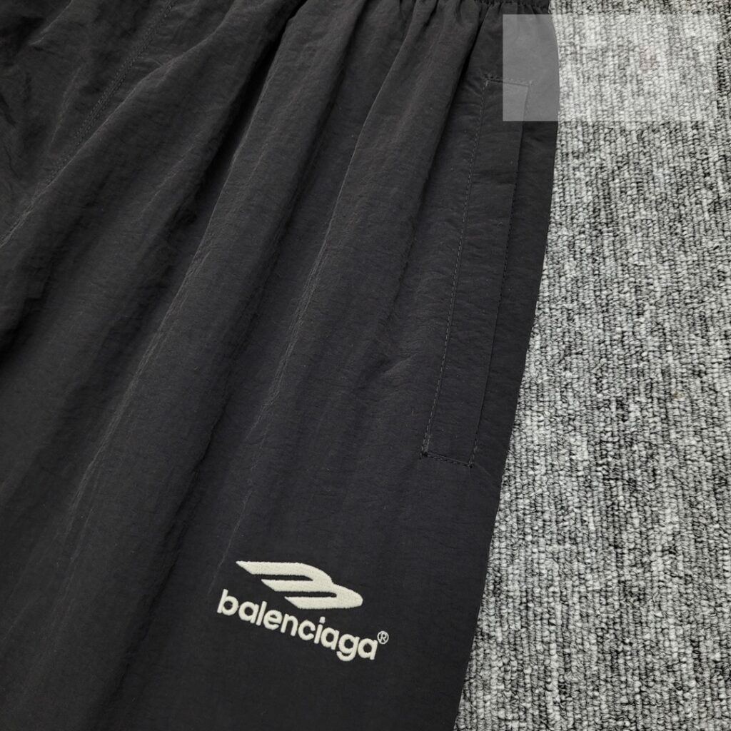 Balenciaga 발렌시아가 22FW 로고 트랙 쇼츠 의류 4번 이미지