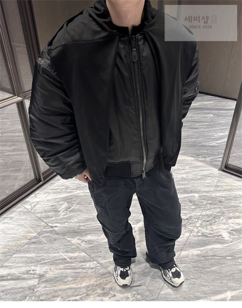 Balenciaga 발렌시아가 24FW 크롭 항공 점퍼 의류 18번 이미지