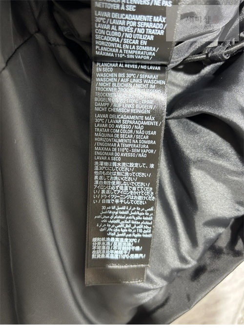 Balenciaga 발렌시아가 24SS 웨이브로고 푸퍼 패딩 베스트 의류 22번 이미지