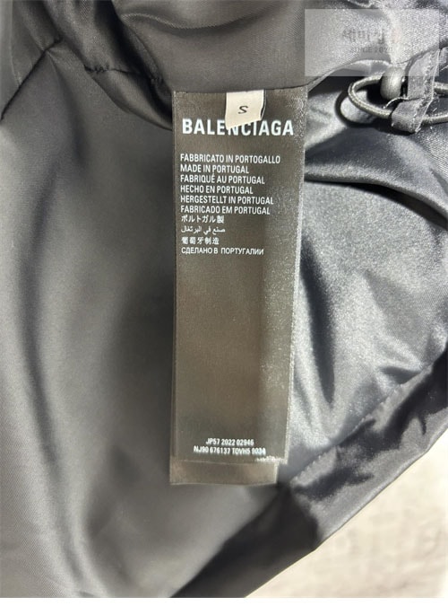 Balenciaga 발렌시아가 24SS 웨이브로고 푸퍼 패딩 베스트 의류 23번 이미지
