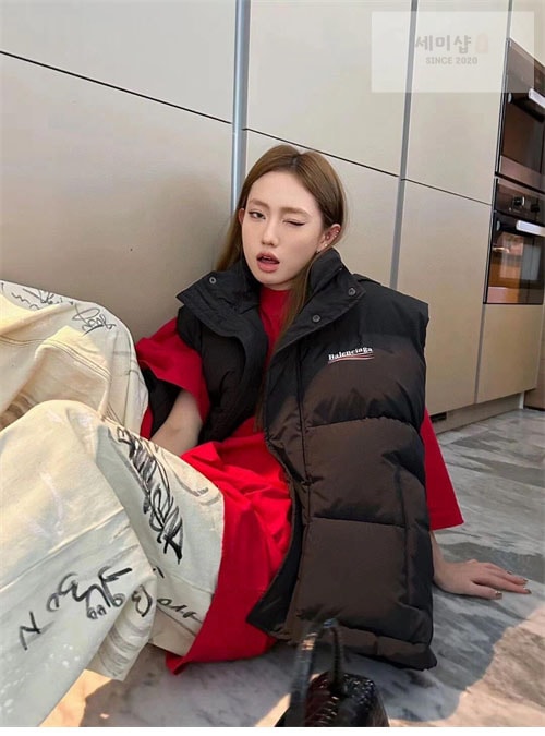 Balenciaga 발렌시아가 24SS 웨이브로고 푸퍼 패딩 베스트 의류 32번 이미지