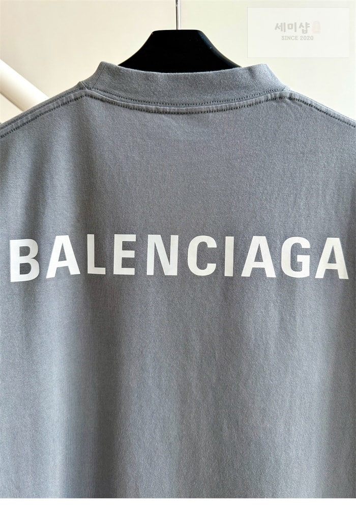 Balenciaga 발렌시아가 25SS 스트라스 반팔 티셔츠 의류 9번 이미지