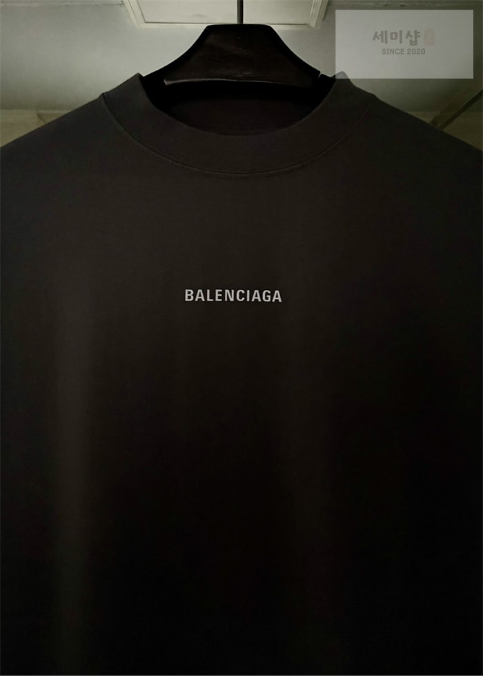 Balenciaga 발렌시아가 25SS 스트라스 반팔 티셔츠 의류 12번 이미지