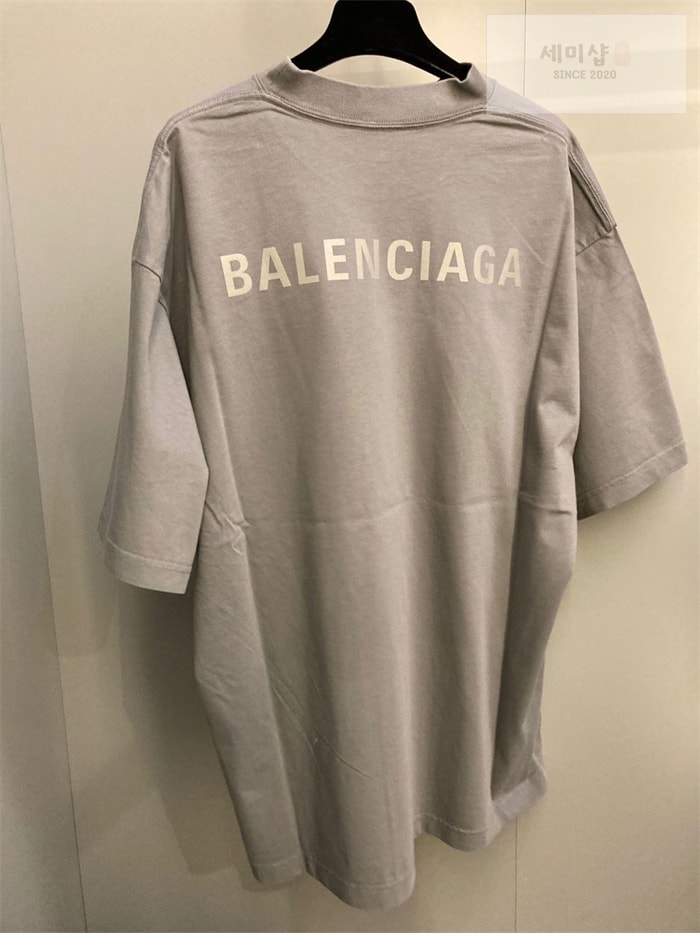 Balenciaga 발렌시아가 25SS 스트라스 반팔 티셔츠 의류 18번 이미지