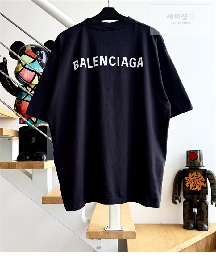 Balenciaga 발렌시아가 25SS 스트라스 반팔 티셔츠 의류 11번 이미지