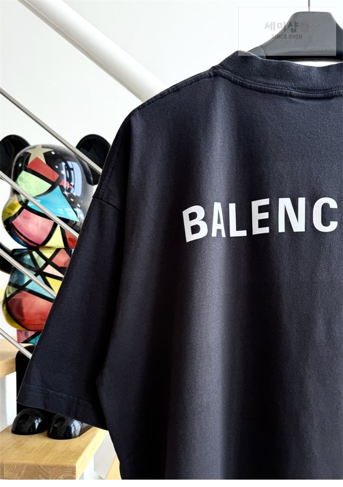 Balenciaga 발렌시아가 25SS 스트라스 반팔 티셔츠 의류 12번 이미지