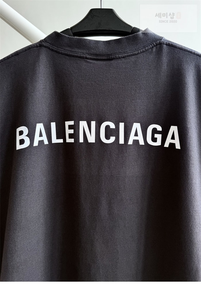 Balenciaga 발렌시아가 25SS 스트라스 반팔 티셔츠 의류 13번 이미지