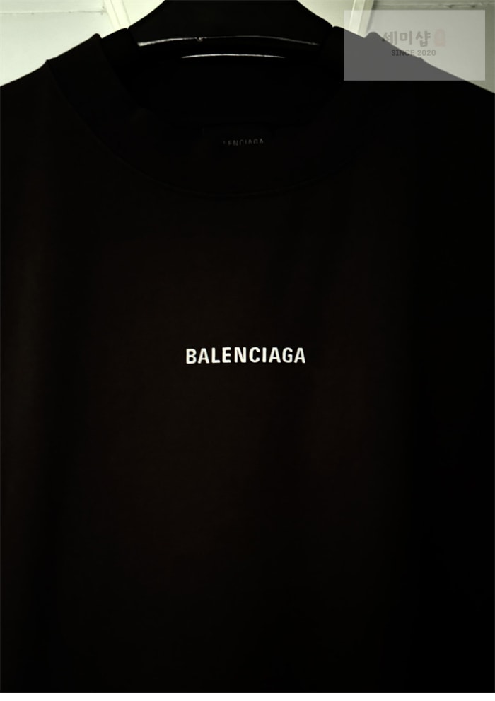 Balenciaga 발렌시아가 25SS 스트라스 반팔 티셔츠 의류 23번 이미지