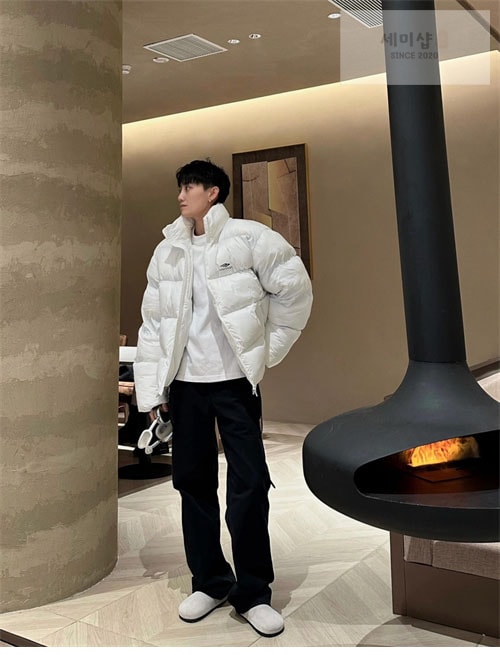 Balenciaga 발렌시아가 3B 스포츠 아이콘 스키 푸퍼 패딩 자켓 2컬러 의류 18번 이미지