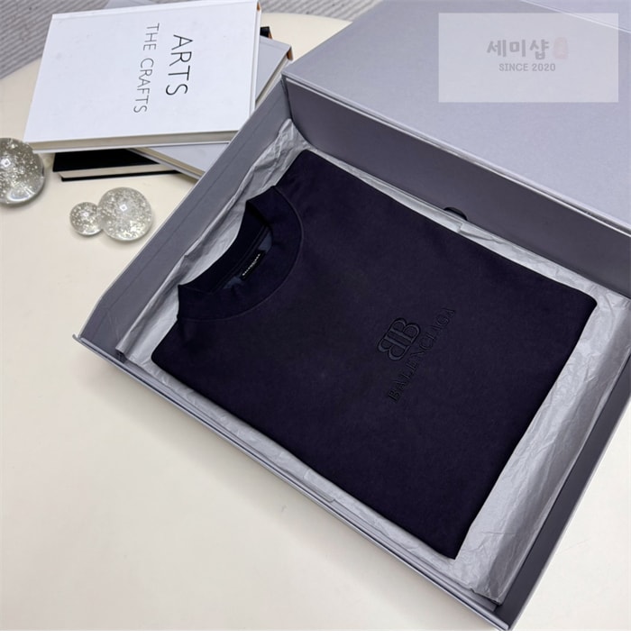 Balenciaga 발렌시아가 BB 로고 반팔 티셔츠 의류 3번 이미지