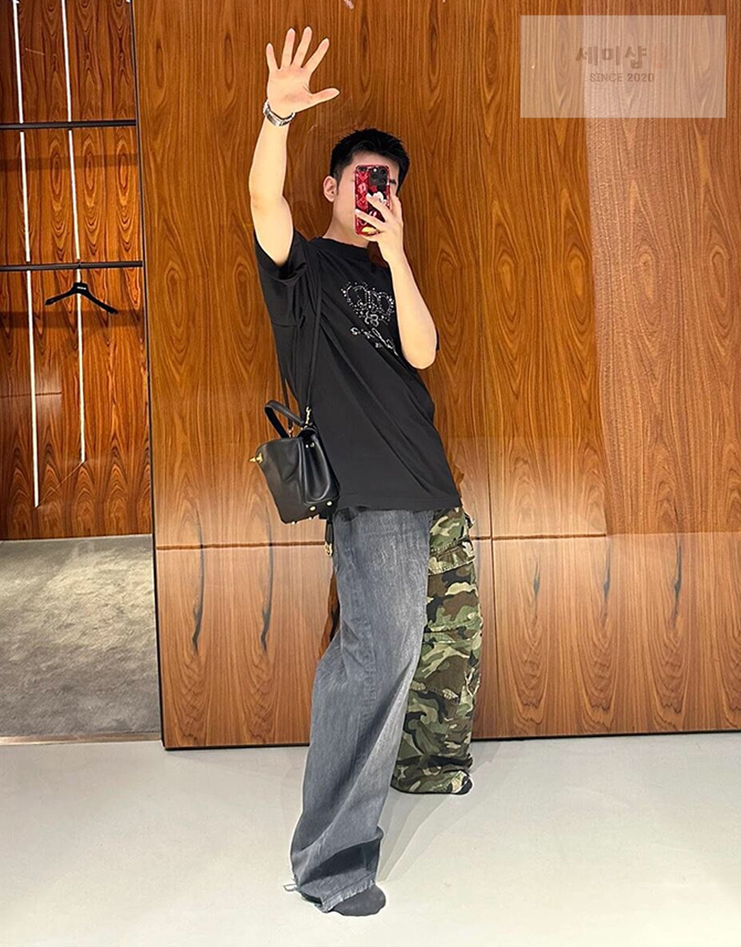 Balenciaga 발렌시아가 BB 모텔 미디엄 핏 반팔 티셔츠 블랙 의류 3번 이미지
