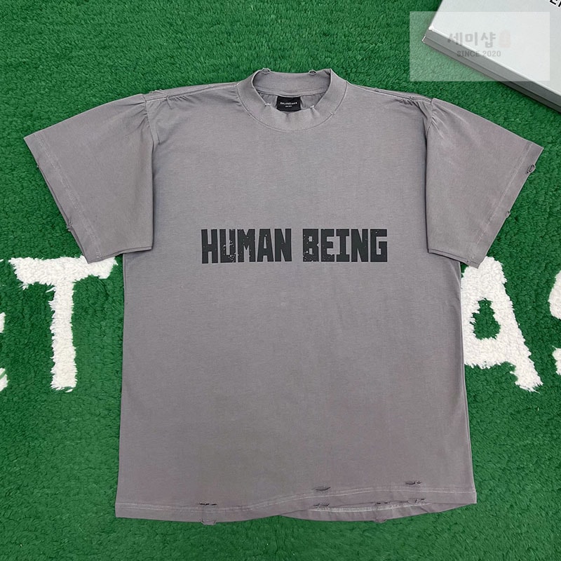 Balenciaga 발렌시아가 Human Being 디스트로이드 반팔 티셔츠 의류 1번 이미지