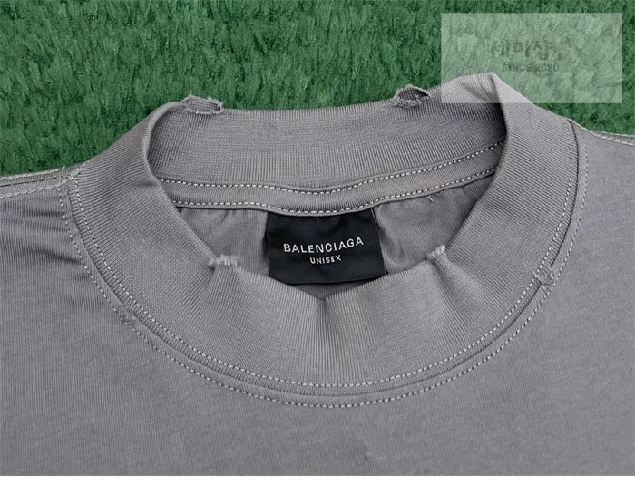 Balenciaga 발렌시아가 Human Being 디스트로이드 반팔 티셔츠 의류 13번 이미지