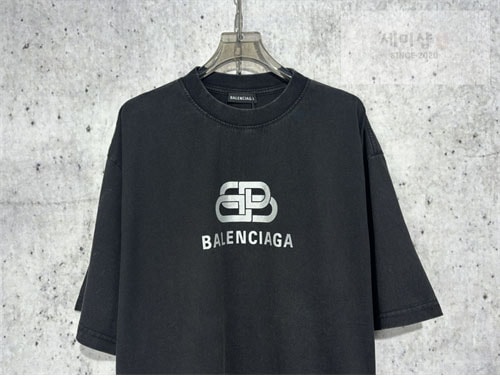 Balenciaga 발렌시아가 New BB 로고 반팔 티셔츠 의류 2번 이미지