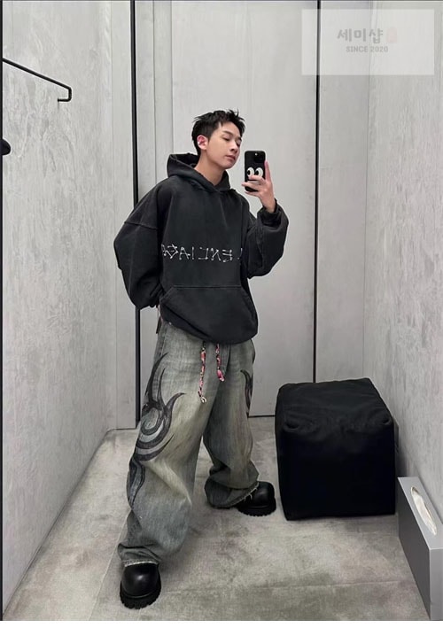Balenciaga 발렌시아가 Y2K 타투 배기 팬츠 의류 12번 이미지