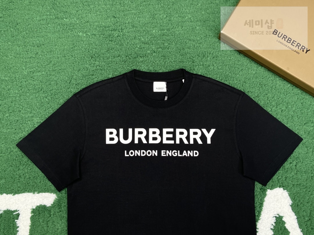 Burberry 버버리 로고 프린트 반팔 티셔츠 “2COLOR” NO.1 의류 7번 이미지