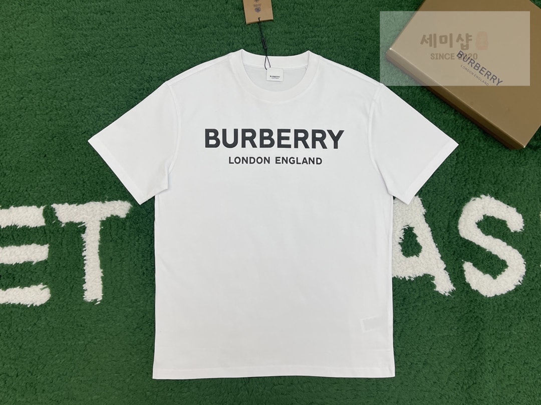 Burberry 버버리 로고 프린트 반팔 티셔츠 “2COLOR” NO.1 의류 12번 이미지