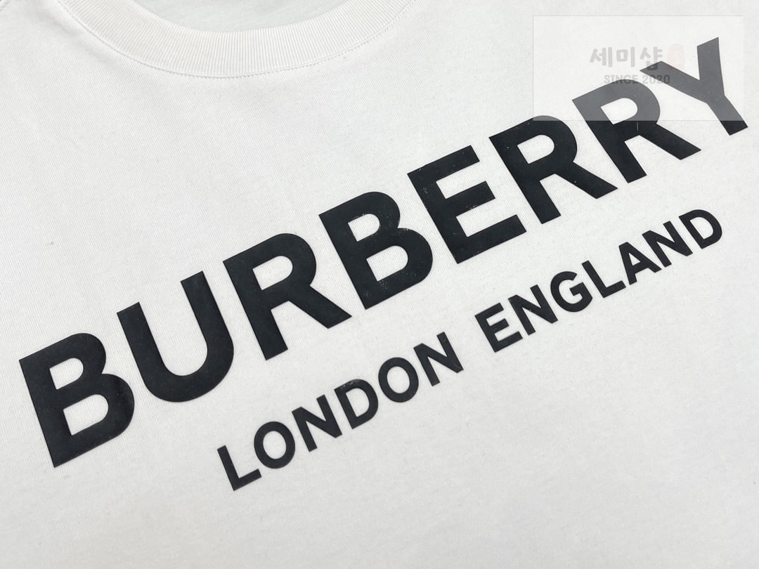 Burberry 버버리 로고 프린트 반팔 티셔츠 “2COLOR” NO.1 의류 17번 이미지