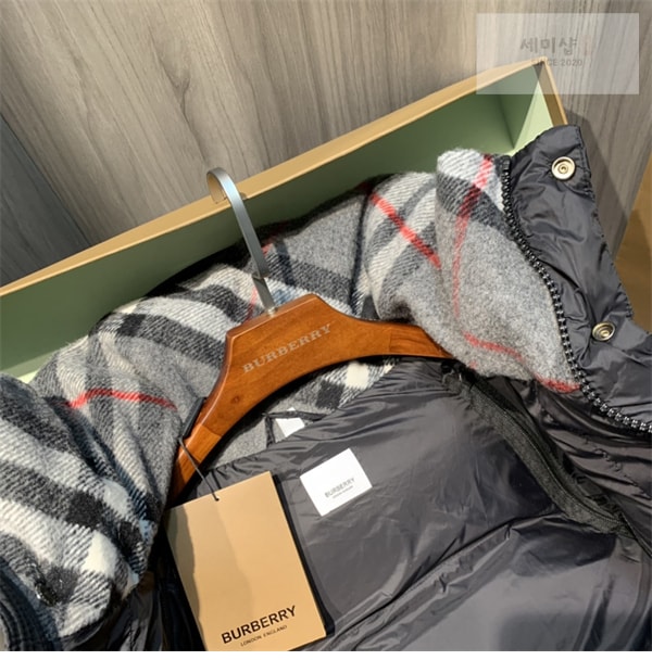 Burberry 버버리 록웰 디태처블 후드 푸퍼 패딩 자켓 의류 17번 이미지
