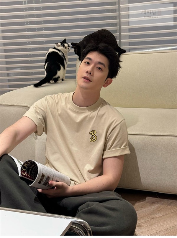 Burberry 버버리 스네이크 B 반팔 티셔츠 의류 3번 이미지