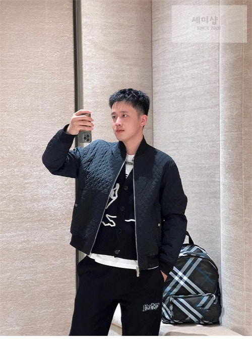 Burberry 버버리 퀼팅 나일론 봄버 자켓 의류 4번 이미지