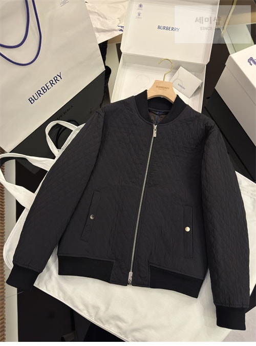 Burberry 버버리 퀼팅 나일론 봄버 자켓 의류 8번 이미지