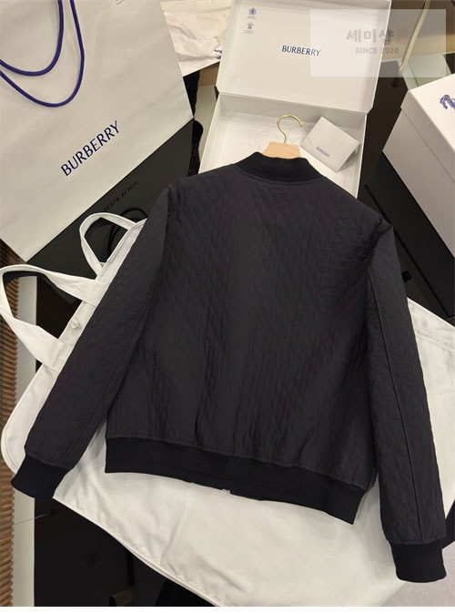Burberry 버버리 퀼팅 나일론 봄버 자켓 의류 9번 이미지