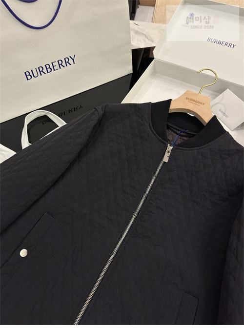 Burberry 버버리 퀼팅 나일론 봄버 자켓 의류 12번 이미지