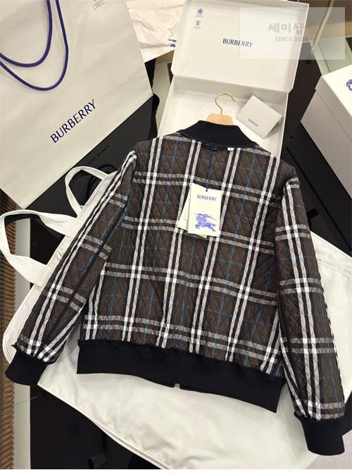 Burberry 버버리 퀼팅 나일론 봄버 자켓 의류 17번 이미지
