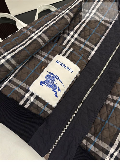 Burberry 버버리 퀼팅 나일론 봄버 자켓 의류 22번 이미지