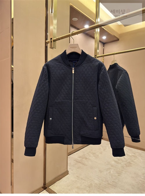 Burberry 버버리 퀼팅 나일론 봄버 자켓 의류 25번 이미지