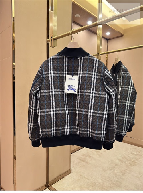Burberry 버버리 퀼팅 나일론 봄버 자켓 의류 26번 이미지