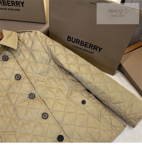 Burberry 버버리 퀼팅 여성용 자켓 레플리카 22번 이미지 - 의류 | 세미샵 레플리카 사이트