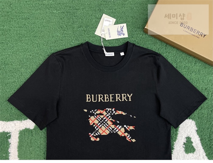 Burberry 버버리 크로스 스티치 EKD 코튼 반팔 티셔츠 블랙 의류 5번 이미지