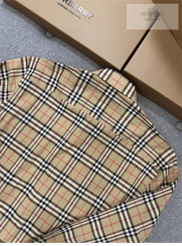 Burberry 버버리 클래식 체크 코튼 포플린 셔츠 레플리카 8번 이미지 - 의류 | 세미샵 레플리카 사이트