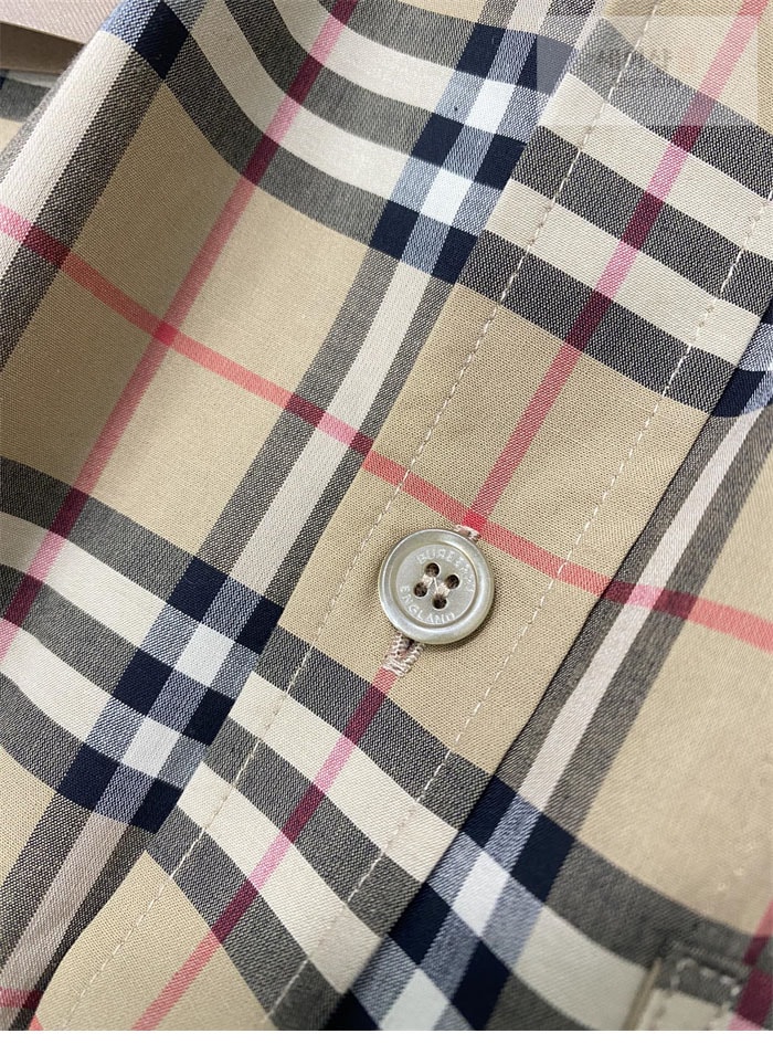Burberry 버버리 클래식 체크 코튼 포플린 셔츠 레플리카 15번 이미지 - 의류 | 세미샵 레플리카 사이트