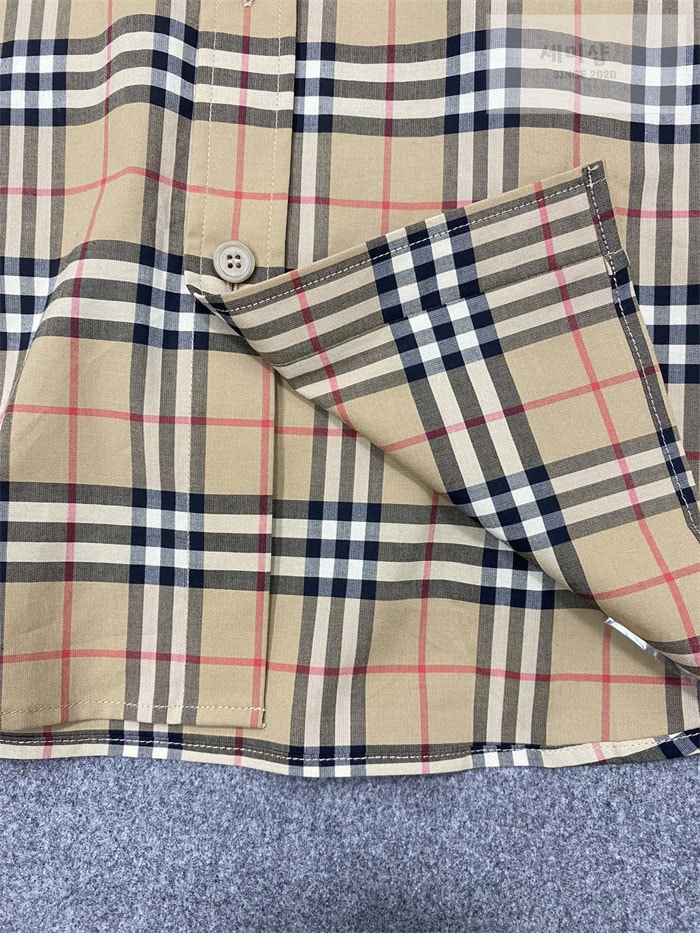 Burberry 버버리 클래식 체크 코튼 포플린 셔츠 레플리카 16번 이미지 - 의류 | 세미샵 레플리카 사이트