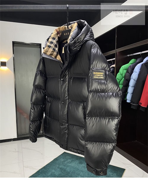 Burberry 버버리 패치 클래식 푸퍼 다운 패딩 자켓 의류 4번 이미지