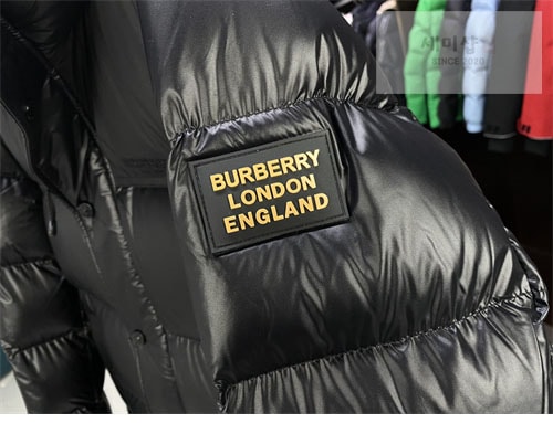 Burberry 버버리 패치 클래식 푸퍼 다운 패딩 자켓 의류 9번 이미지